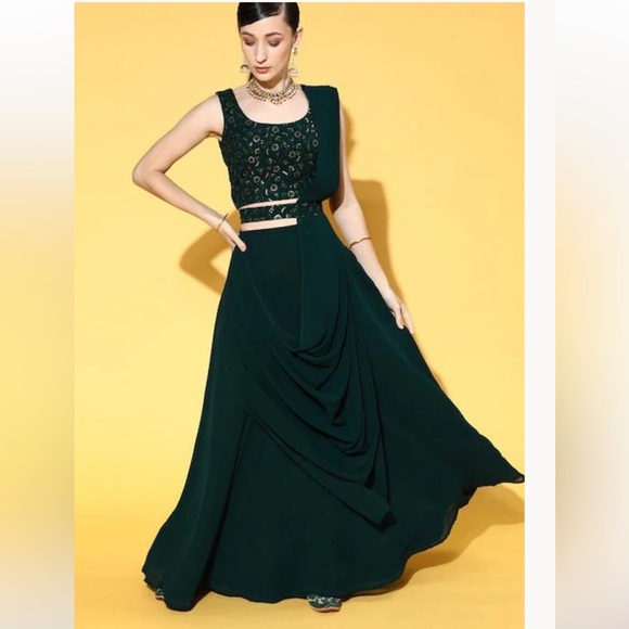 Indian Crop Top With Skirt And Dupatta Set - Picture 3 of 7